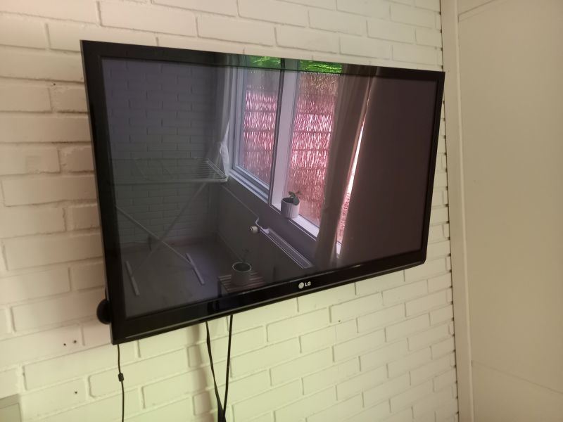 Fladskærms tv, LG 42PJ350N