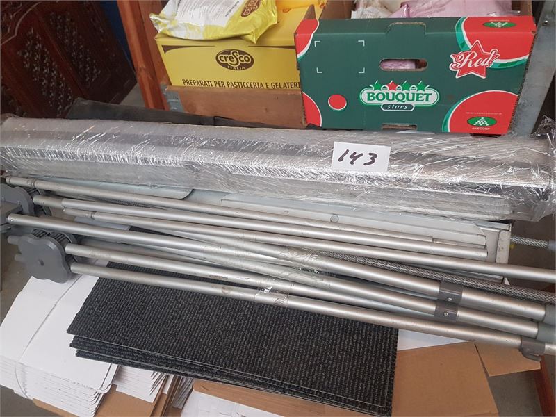 Diverse roll up udstillingsmateriel