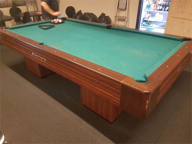Poolbord, Søren Søgaard, og tilbehør + lampe over poolbord