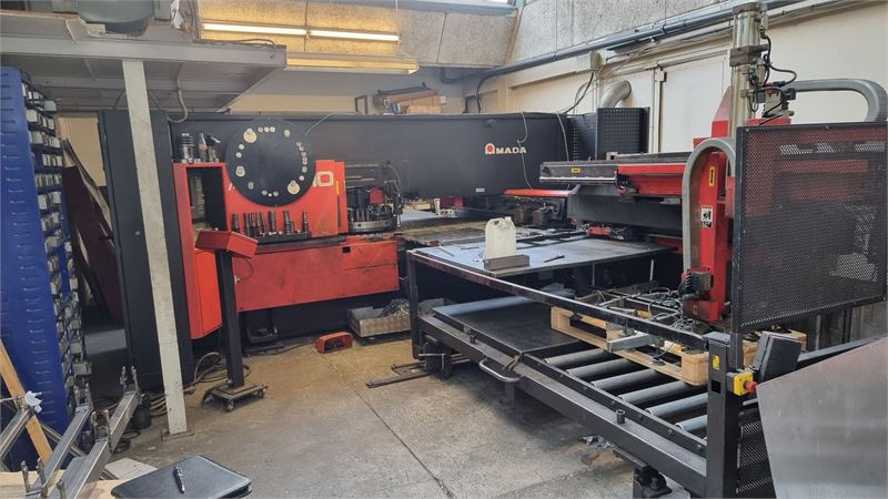 CNC-Stansemaskine, AMADA ARCADE 210